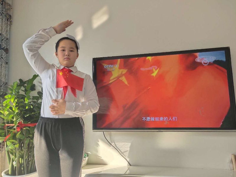 延吉市北兴小学开展"每周跟我学"升旗仪式主题教育活动